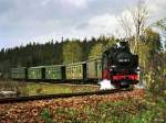 099 738 (99 1773) mit Zug 14315 in der Kurve hinter Kretscham-Rothensehma (10.