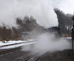 99 1777-4 macht ordentlich Dampf, als sie ihren Zug umfährt. Später geht es dann nach Oberwiesenthal.

Cranzahl, 22. März 2016