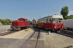 Triebwagen T33 der Härtsfeldbahn rangiert am Frohnleichnamtag 2017 in Neresheim. Links im Bild ist die von Jung 1955 gebaute Diesellok Jumbo zu sehen. 