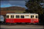 Der frisch gewaschene T 33 der HMB (Hrtsfeld Museumsbahn) erstrahlte am 08.12.07 im vollen Glanz bei Sonnenschein vor dem Neresheimer Lokschuppen.