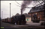99247 steht hier am 21.3.1992 um 13.47 Uhr mit dem P 14465 nach Alexisbad abfahrbereit in Gernrode.