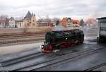 99 7237-3 der Harzer Schmalspurbahnen GmbH (HSB) rangiert im Bahnhof Wernigerode Richtung Drehscheibe.