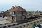 Blick auf das Bürogebäude der alten Güterabfertigung der Nordhausen Wernigeroder Eisenbahn.