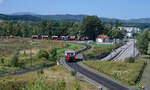 Zum 125. Geburtstag war der Triebwagen 41 des Deutschen Eisenbahnvereines zu Gast im Harz. Am 24. und 25.08.2024 wurden Pendelfahrten in Wernigerode durchgeführt.
Am Vormittag des 24.08.2024 kam T41 von Hasserode und näherte sich dem Hauptbahnhof. Im Hintergrund sind die Ausläufer der Werkstatt Westerntor zu erkennen.