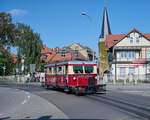 Zum 125. Geburtstag der Harzquerbahn war der T41 des DEV in Wernigerode zu Gast. Im Rahmen von Pendelfahrten fuhr der Triebwagen am 24.08.2024 von Wernigerode Hbf. und Hasserode und querte die Westerntorkreuzung.