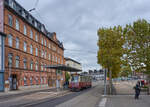 Am 05.10.2024 stand 187 018 der Harzer Schmalspurbahnen abfahrbereit auf dem Nordhäuser Bahnhofsplatz.