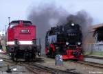 HSB 99 7237-3 + 199 872-3 mit hochgeklappten Puffern, Harzer Schmalspurbahnen, Harzquer- und Brockenbahn, fotografiert in Nordhausen whrend Jubilumsveranstaltung 125 Jahre Schmalspurbahnen im Harz