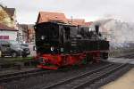 99 5901 am 18.10.2013 im Bahnhof Wernigerode. Nach Erledigen eines Rangierauftrags, wird sie einen Sonderzug der IG HSB zum Brocken bernehmen.