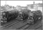 997237-3, 997236-5 und 997232-4 stehen angeheizt vor dem Depot in Wernigerode. (13.12.2006)