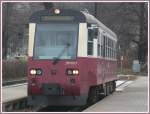 187018-7 ist einer von vier 1999 gelieferten Halberstdter Triebwagen. Wernigerode Westerntor 13.12.2006