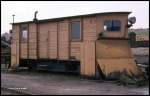 Ein uriger Schneepflug der Harzer Schmalspurbahnen. Am 6.3.1990 stand er mit der Nummer 99-01-99 SPS 071 im Bahnhof Gernrode.