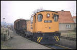 Am 6.3.1990 gab es noch Güterverkehr mit Rollböcken bei der Harzer Schmalspurbahn. Am 6.3.1990 kam mir bei Niedersachswerfen 199301 mit einem Güterzug in Richtung Nordhausen fahrend entgegen.