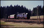 997247 ist am 17.3.1990 mit P 69712 nach Gernrode bei Sternhaus Haferfeld unterwegs.