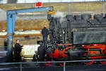 Lokpersonal der HSB mit der Lok 99 7232 an der Schlackengrube in Wernigerode.