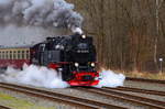 Ausfahrt von 99 7239 mit P8965 (Gernrode-Hasselfelde) am 07.02.2016 aus dem Bahnhof Alexisbad. (Bild 2)