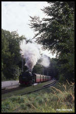 Ausfahrt des P 14136 mit Lok 992322 nach Kühlungsborn am 3.10.1991 um 9.51 Uhr in Heiligendamm.