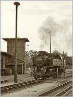 In Kühlungsborn West umfährt die MOLLI 99 2321-0 ihren Zug und macht dabei kurz Station im hiesigen BW um Wasser zu fassen. 
28. Sept. 2017