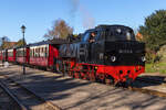 99 2322-8 im Bahnhof Kühlungsborn Ost nach Ankunft aus Bad Doberan - 17.04.2022