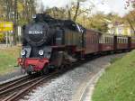 Bei unserem Bahnbildertreffen am 31.Oktober 2009 warteten wir mit Spannung auf die Einfahrt des Molli `s in Bad Doberan.Welche Lok wird dran sein ? Hoffentlich die Neue 99 2324 und sieh da es war