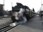 Khlungsborn-West; Molli-Lok 99 2323-6 steht mit ihrem Zug zur Abfahrt nach Bad Doberan bereit, 05.03.2010