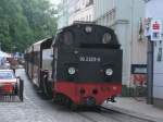 Die Straendurchfahrt in Bad Doberan macht den Molli in In-und Ausland bekannt.Am 28.Mai 2011 fuhr 99 2323 mit ihren Zug durch die Straen von Bad Doberan nach Khlungsborn West.