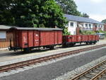 Hin und wieder stehen in Göhren paar Güterwagen.So auch am 25.Juni 2021 der Gw 97-42-63 und der OOw 97-44-08 dort standen.