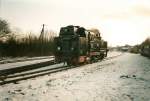 99 1784 unterwegs im verschneiten Putbus an einem Februartag 1999.