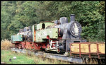 Diese mir unbekannten ehemaligen Spielplatz Lokomotiven standen am 2.10.1994 in Hüinghausen bei der Museumseisenbahn Sauerländer Kleinbahn auf einem Rollwagen und warteten auf ihre Aufarbeitung!