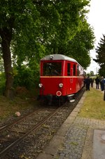 Endstation Stahe, noch hängt am T13 die Schlußscheibe.
Doch nicht mehr lange und er bringt den Zug nach Schierwaldenrath zurück.
Selfkant den 16.5.2016