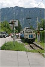 8 Minuten nach der Lok 4, kommt die Lok 5 mit dem  WACHTL-EXPRESS  bestehent aus zwei ehemaligen Wendelsteinbahn-Vorstellwagen aus dem Jahre 1912!!!, in den Bahnhof Kiefersfelden Siedlerweg