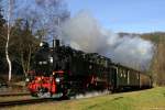 99 735 mit Personenzug in Kurort Oybin am 15.12.2006