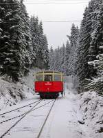Oberweibacher Bergbahn.
Der Personenwagen verlt die Talstation.
28.12.2004