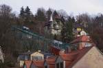 Blick am 31.12.2012 auf die Schwebeseilbahn in Dresden Loschwitz.