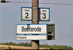 Mit dem Fahrrad von Kassel nach Halle (Saale) | Tag 3 Bernterode–Görsbach  Strecken-km: 127,5    Einen näheren Blick wert: Die schon historischen Bahnsteigschilder des Bahnhofs