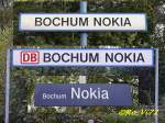 Bochum-NOKIA ist ein kleiner Haltepunkt, aber es gibt drei verschiedene Schilder (!). 23.10.2007.