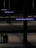Bahnhofsschilder Berlin Gesundbrunnen Fern- und Regionalbahnsteige am 25.05.2012.