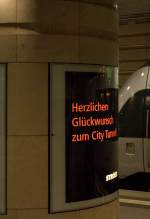 Dem Glückwunsch schließt sich der Fotograf gerne an , auch wenn die Fahrt im ICE von Gotha nach Dresden über Leipzig Hbf tief - Markt - Leuschnerplatz - Bayerischer Bahnhof - MDR
