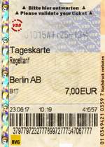 BERLIN, 23.06.2017, VBB-Tageskarte für den Tarifbereich Berlin AB; der Geltungstag ist nicht auf den ersten Blick erkennbar, er verbirgt sich hinter Fr25 (Freitag der 25. Woche = 23.06.) und ich vermute, die querliegende 7 soll 2017 bedeuten