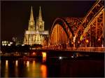 Hohenzollernbrücke in Köln von der Südseite.