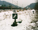 17. März 2006, Bahnhof Pressig-Rothenkirchen,  Die zu Zeiten der vor der Bergfahrt erforderlichen Zugtrennungen notwendigen umfangreichen Rangier- und Abstellgleise sind mittlerweile reduziert und saniert worden. Zum Zeitpunkt der Aufnahme boten sie noch ein verträumtes Bild.