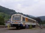 Der Ur-alt-Triebzug der SWEG steht ausrangiert im Bahnhof Ottenhfen am 27. Juli 2008. Die Triebzge wurden ersetzt durch die modernen, klimatisierten OSB-Triebwagen.