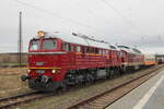 EBS V200 507 + 132 334 und dem D-EBS 56 80 21-80 084-8 Bom am 02.01.2024 in Naumburg (S) Hbf auf der Fahrt nach Karsdorf.