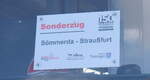 Sonderzuglaufschild Sömmerda - Straußfurt  150 Jahre Pfefferminzbahn  im EBS 772 345-4, der am am 17.08.2024 deswegen mehrmals zwischen den Orten pendelte.