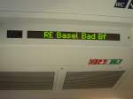Zugzielanzeiger mit RE nach Basel Badischer Bahnhof