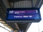 Anzeige fr den IC2377 von Binz nach Frankfurt(M) ber Schwerin-Hamburg-Hannover in Rostock Hbf.