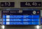 Anzeigetafel im Durchgang des Bahnhofsgebäudes Pasewalk und die Richtungsanzeigen zu den entsprechenden Gleisen. Mit der Überwachungskamera wird sichergestellt, dass alles seine Richtigkeit hat. ;-) - 14.11.2013