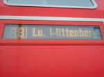 Die Anzeigetafel eines RB nach Lutherstadt Wittenberg.