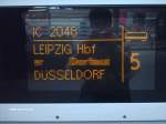 Die Zugzielanzeige des IC 2048 von Leipzig Hbf nach Dsseldorf Hbf.