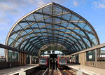 Symmetrie pur an der U Bahnstation Elbbrücken der Linie 4. Hamburg Elbbrücken, 15.9.2024