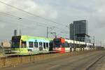 KVB Tw 4114  Linie 7, Benzelrath  Vollwerbung  KVB     KVB Tw 4516  Linie 9, Königsforst    Köln, Deutzer Brücke  08.11.2021